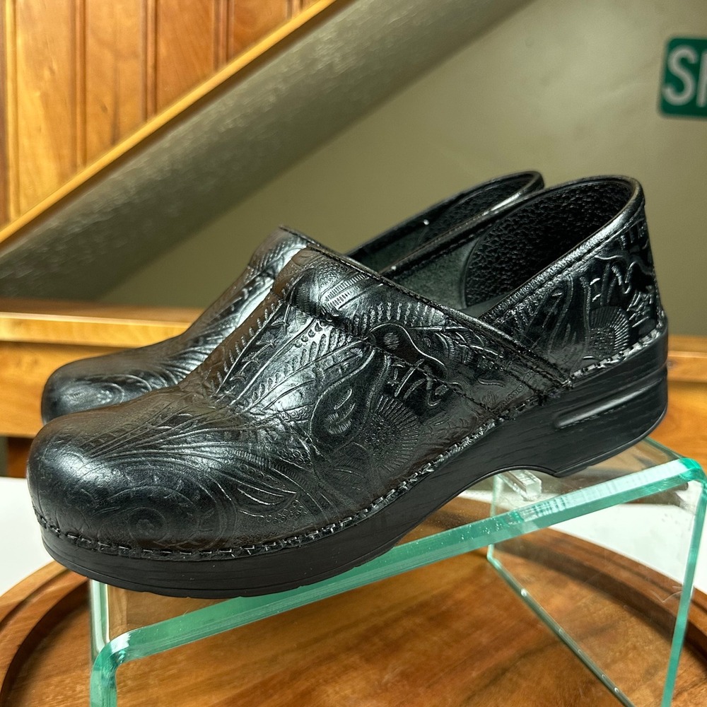 Dansko Professional Black Tooled Leather Clogs Shoes Womens 39 Floral Embossed